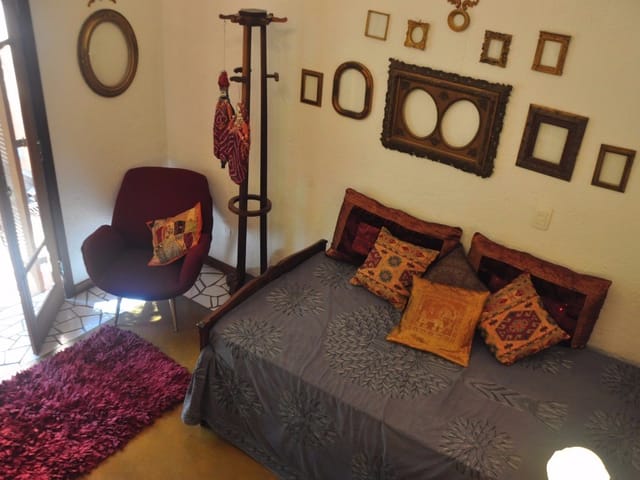 Casa com 2100m² 4 quartos e 6 banheiros, à venda, no bairro Paisagem Renoir em Cotia