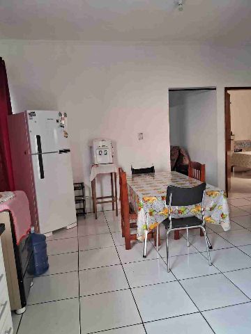 Casa com 200m² 2 quartos e 2 banheiros, à venda ou para alugar, no bairro Loteamento Residencial e Comercial Araguaia em Pindamonhangaba