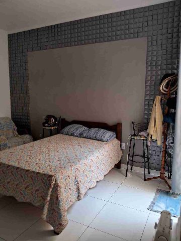 Casa com 200m² 2 quartos e 2 banheiros, à venda ou para alugar, no bairro Loteamento Residencial e Comercial Araguaia em Pindamonhangaba
