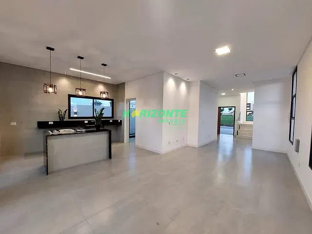 Casa com 250m² 3 quartos e 4 banheiros, à venda, no bairro Jardim das Flores em São José dos Campos