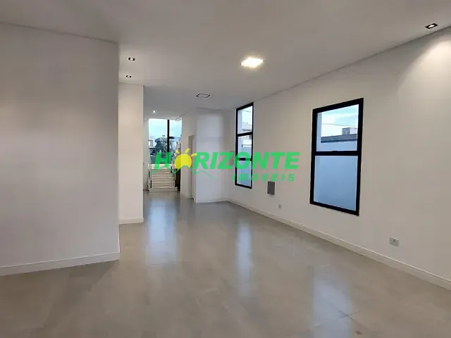 Casa com 250m² 3 quartos e 4 banheiros, à venda, no bairro Jardim das Flores em São José dos Campos