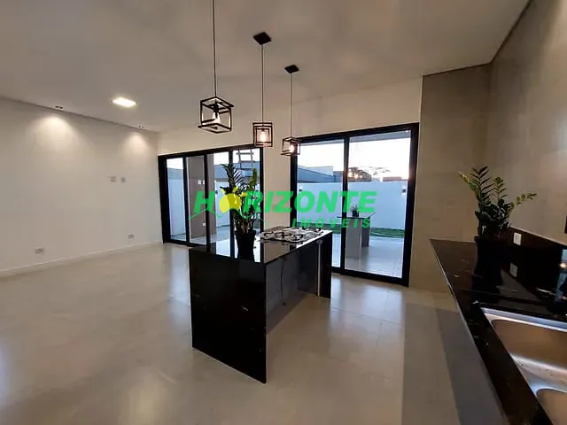 Casa com 250m² 3 quartos e 4 banheiros, à venda, no bairro Jardim das Flores em São José dos Campos