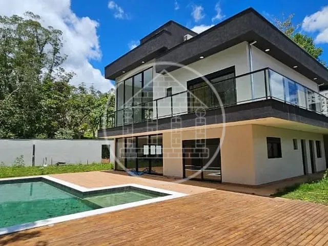Casa com 920m² 4 quartos e 5 banheiros, à venda, no bairro Fazenda da Ilha em Embu-Guaçu
