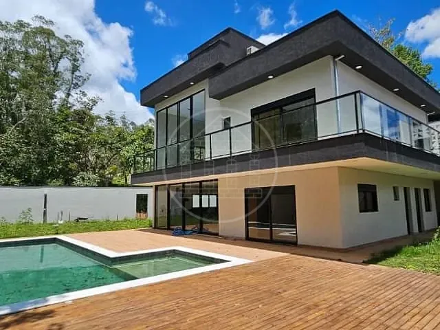 Casa com 920m² 4 quartos e 5 banheiros, à venda, no bairro Fazenda da Ilha em Embu-Guaçu