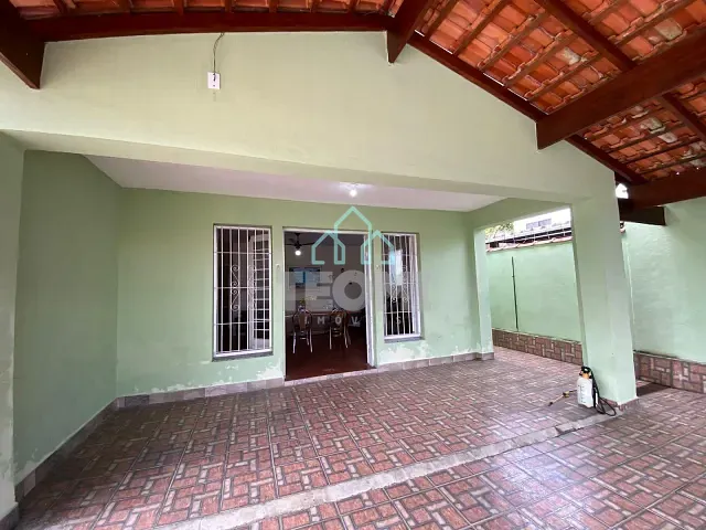 Casa 3 quartos e 1 banheiro, à venda, no bairro Sumaré em Caraguatatuba