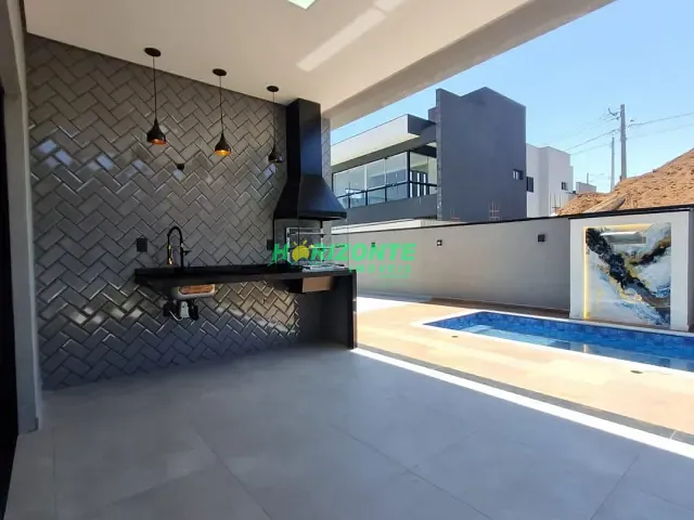Casa 3 quartos e 4 banheiros, à venda, no bairro Caçapava Velha em Caçapava