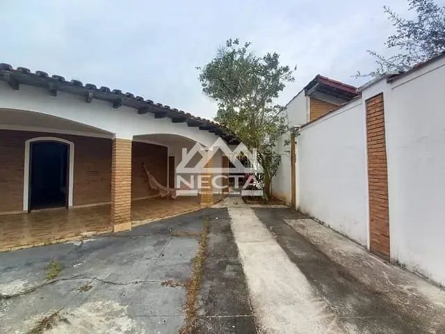 Casa com 405m² 2 quartos e 2 banheiros, à venda, no bairro Indaiá em Caraguatatuba