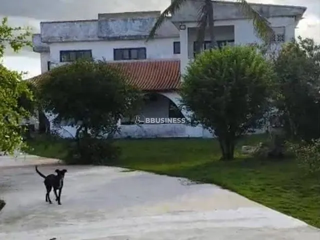 Casa 8 quartos e 4 banheiros, à venda, no bairro Santa Clara em São Francisco de Itabapoana