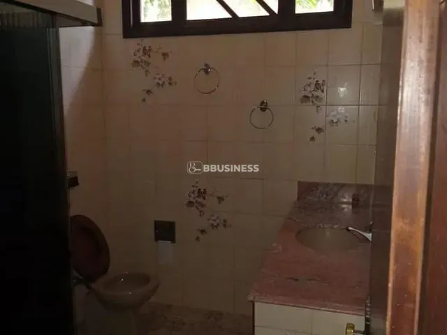 Casa 8 quartos e 4 banheiros, à venda, no bairro Santa Clara em São Francisco de Itabapoana