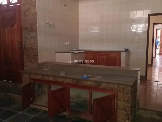 Casa 8 quartos e 4 banheiros, à venda, no bairro Santa Clara em São Francisco de Itabapoana