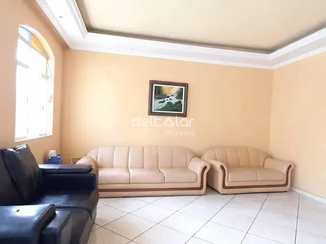 Casa com 360m² 3 quartos e 2 banheiros, à venda, no bairro Europa em Belo Horizonte