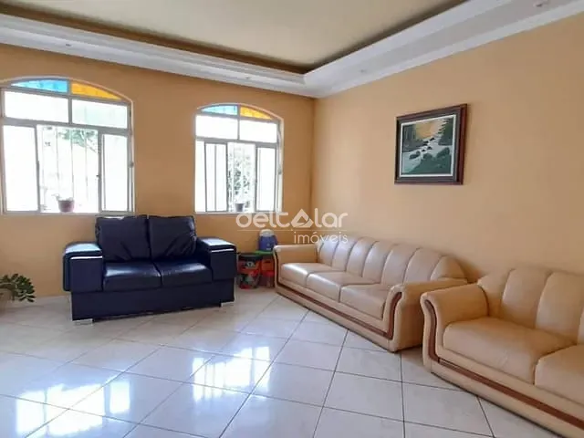 Casa com 360m² 3 quartos e 2 banheiros, à venda, no bairro Europa em Belo Horizonte