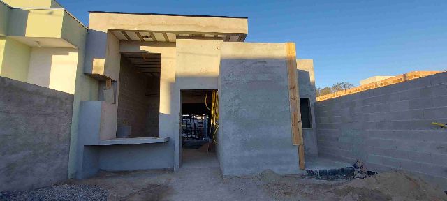 Casa com 175m² 3 quartos e 2 banheiros, à venda, no bairro Loteamento Santa Clara em Pindamonhangaba