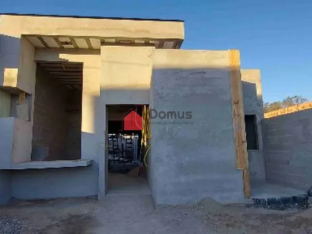 Casa com 175m² 3 quartos e 2 banheiros, à venda, no bairro Loteamento Santa Clara em Pindamonhangaba