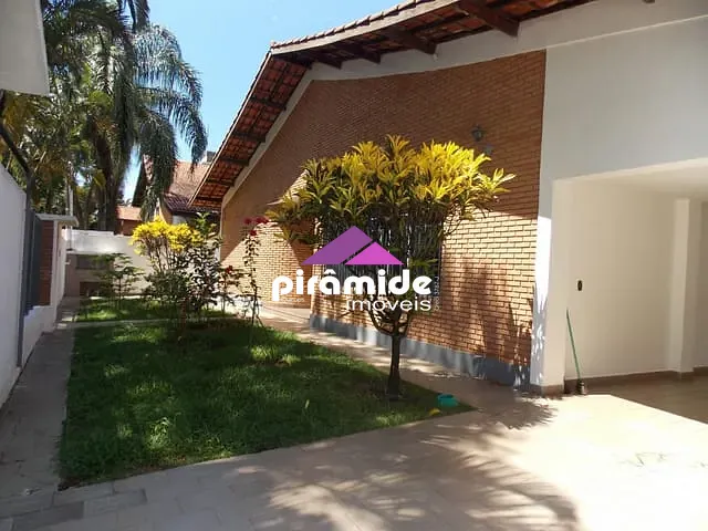 Casa com 800m² 4 quartos e 6 banheiros, à venda, no bairro Jardim Apolo em São José dos Campos