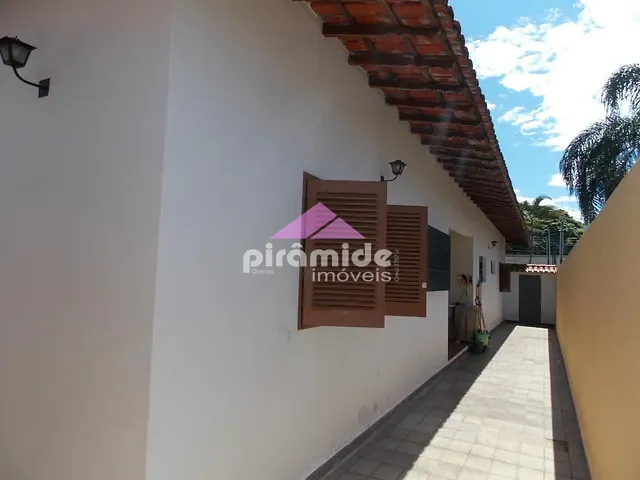 Casa com 800m² 4 quartos e 6 banheiros, à venda, no bairro Jardim Apolo em São José dos Campos