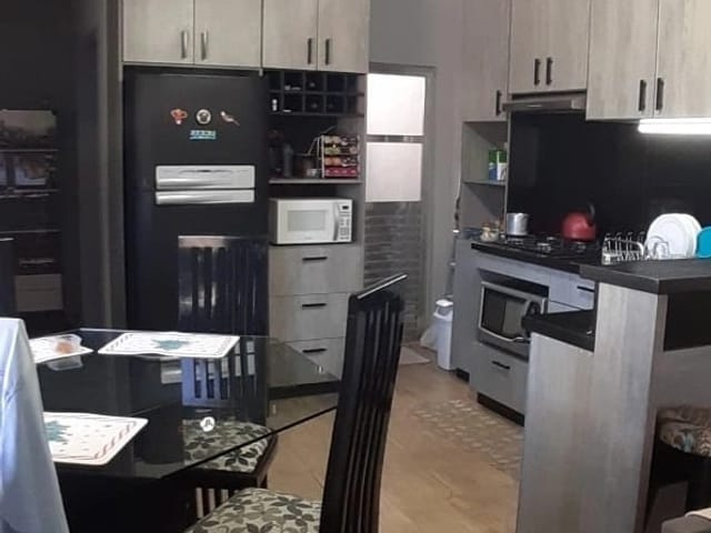 Casa com 300m² 3 quartos e 4 banheiros, à venda, no bairro Laranjal em Pelotas