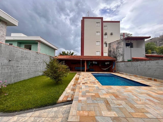 Casa 3 quartos e 3 banheiros, à venda, no bairro Centro em Bertioga