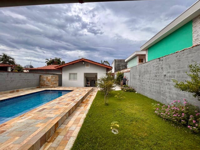 Casa 3 quartos e 3 banheiros, à venda, no bairro Centro em Bertioga