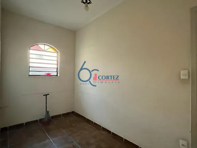 Casa com 300m² 2 quartos e 3 banheiros, à venda, no bairro Jardim Bela Vista em Rio Claro