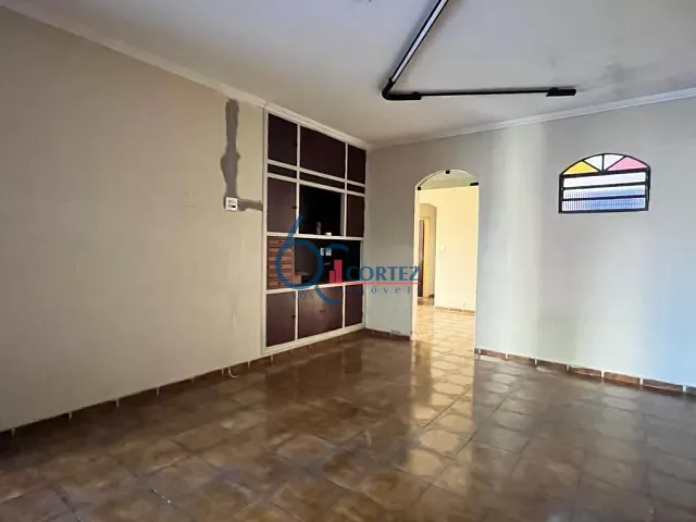 Casa com 300m² 2 quartos e 3 banheiros, à venda, no bairro Jardim Bela Vista em Rio Claro
