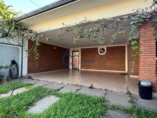 Casa com 300m² 2 quartos e 3 banheiros, à venda, no bairro Jardim Bela Vista em Rio Claro