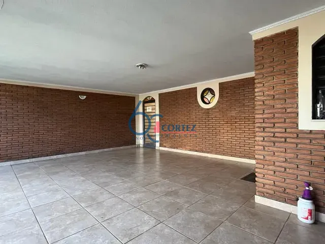 Casa com 300m² 2 quartos e 3 banheiros, à venda, no bairro Jardim Bela Vista em Rio Claro