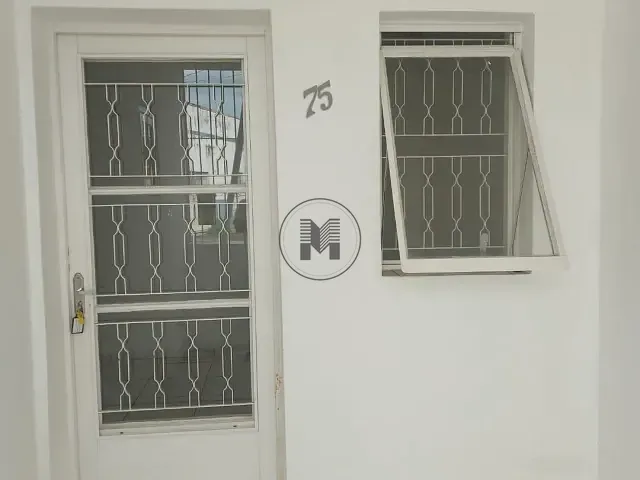 Casa 2 quartos e 1 banheiro, para alugar, no bairro São Benedito em Guaratinguetá