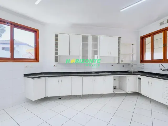 Casa 4 quartos e 6 banheiros, à venda, no bairro Urbanova em São José dos Campos