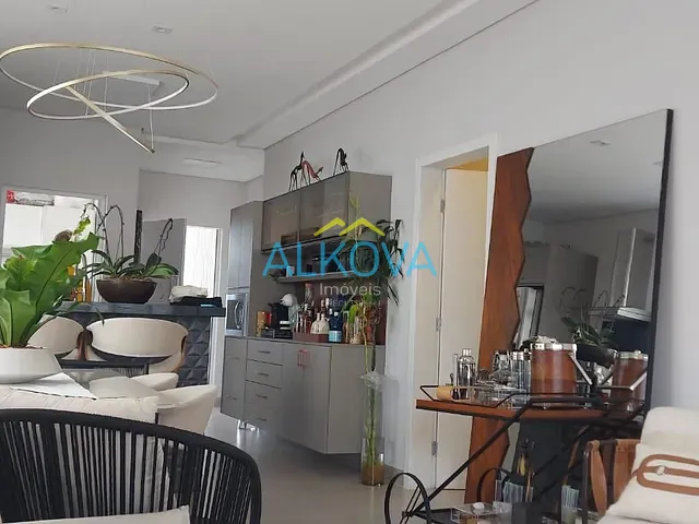 Casa com 250m² 3 quartos e 3 banheiros, à venda, no bairro Parque Residencial Maria Elmira em Caçapava