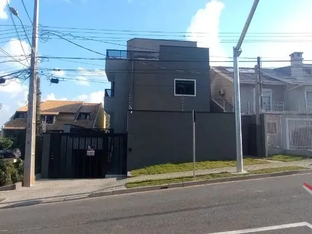 Casa 3 quartos e 5 banheiros, à venda, no bairro São Lourenço em Curitiba