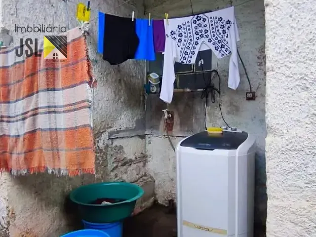 Casa 2 quartos e 1 banheiro, à venda, no bairro Parque Residencial Maria Elmira em Caçapava