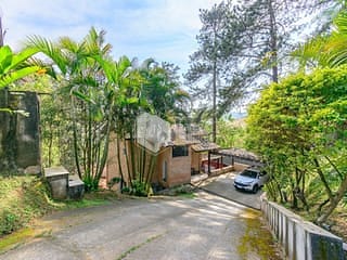 Foto do Casa-Casa em Condomínio fechado com 4 dormitórios, sendo 3 suítes à venda com 2 vagas cobertas  - Granja Viana - Cotia/SP