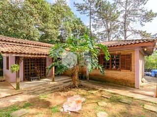 Foto do Casa-Casa em Condomínio fechado com 4 dormitórios, sendo 3 suítes à venda com 2 vagas cobertas  - Granja Viana - Cotia/SP