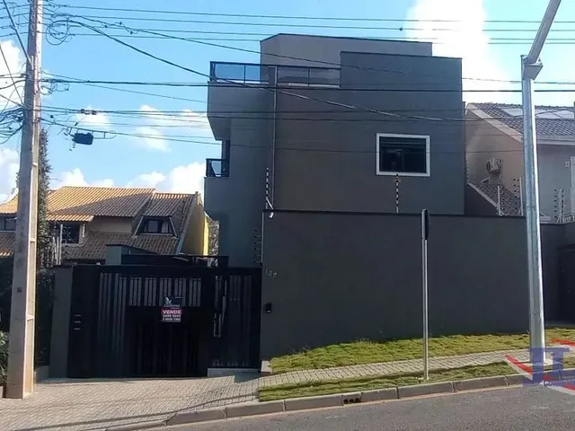 Casa 3 quartos e 5 banheiros, à venda, no bairro São Lourenço em Curitiba