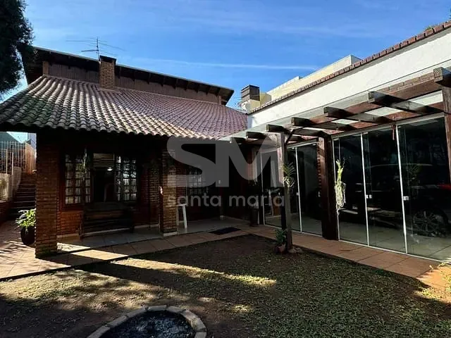 Casa com 450m² 3 quartos e 5 banheiros, à venda, no bairro Centro em Chapecó