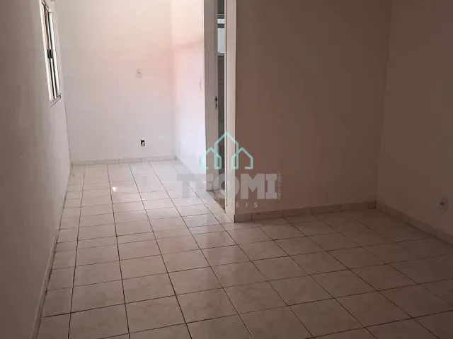 Casa 2 quartos e 1 banheiro, à venda, no bairro Jardim Ana Rosa em Taubaté