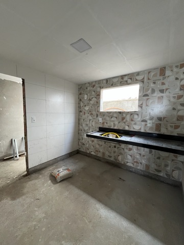 Casa 2 quartos e 2 banheiros, à venda, no bairro Parque São Benedito em Campos dos Goytacazes