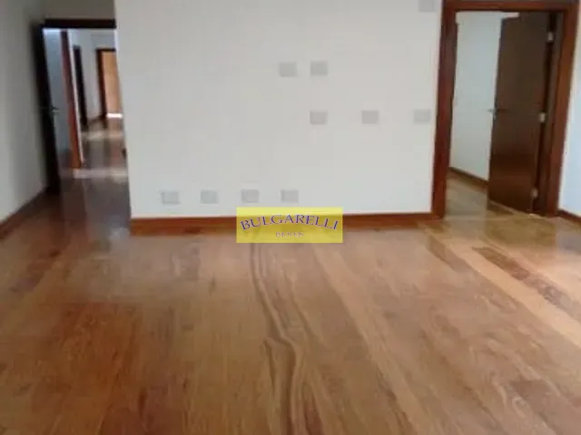 Casa com 5200m² 5 quartos e 8 banheiros, à venda, no bairro IVOTURUCAIA em Jundiai
