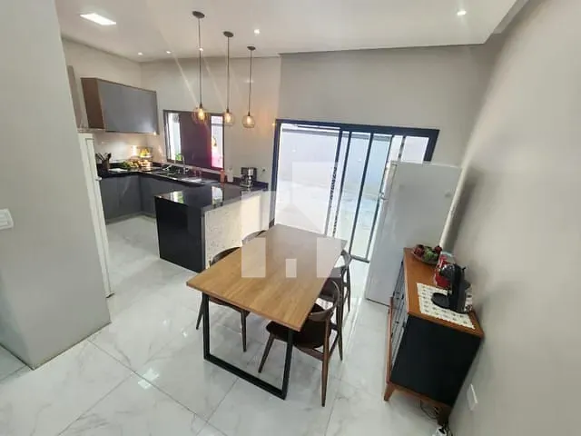 Casa com 318m² 3 quartos e 3 banheiros, à venda, no bairro Jardim Carolina em Jundiaí