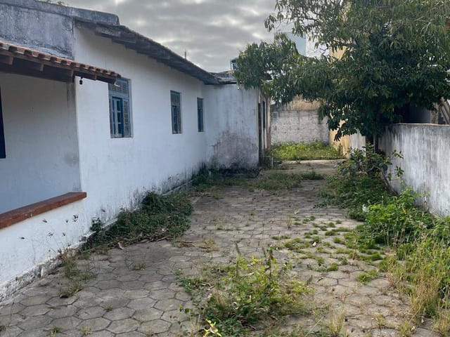 Casa 5 quartos e 2 banheiros, à venda, no bairro Farol em Campos dos Goytacazes