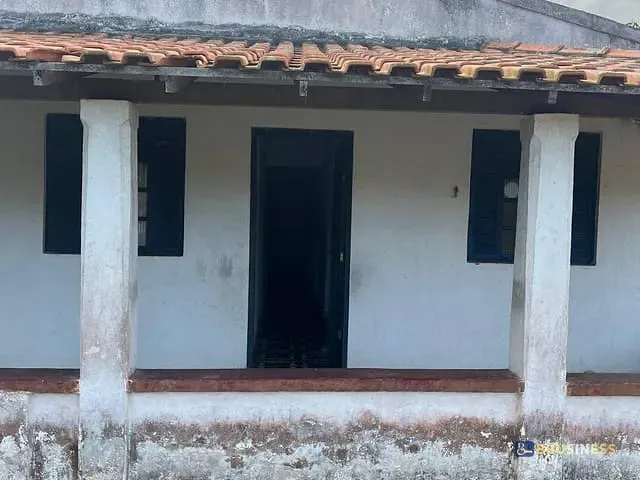 Casa 5 quartos e 2 banheiros, à venda, no bairro Farol em Campos dos Goytacazes