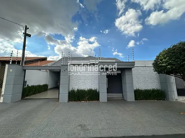 Casa com 300m² 3 quartos e 4 banheiros, à venda, no bairro Jardim Pacaembu em Londrina
