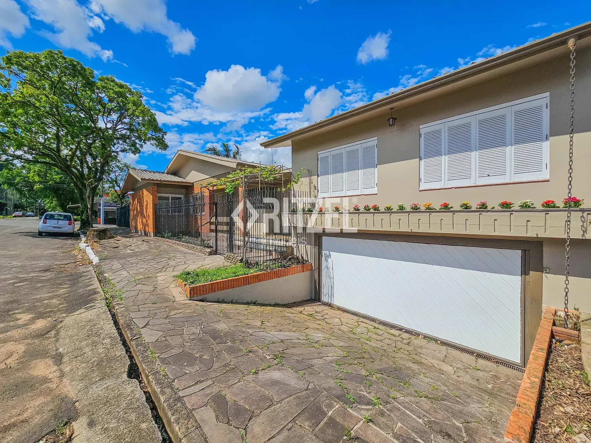 Casa, 3 quartos, 196 m² - Foto 1