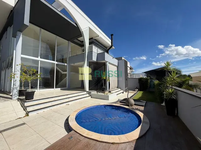 Casa com 450m² 4 quartos e 5 banheiros, para alugar, no bairro Condomínio Residencial Jaguary em São José dos Campos