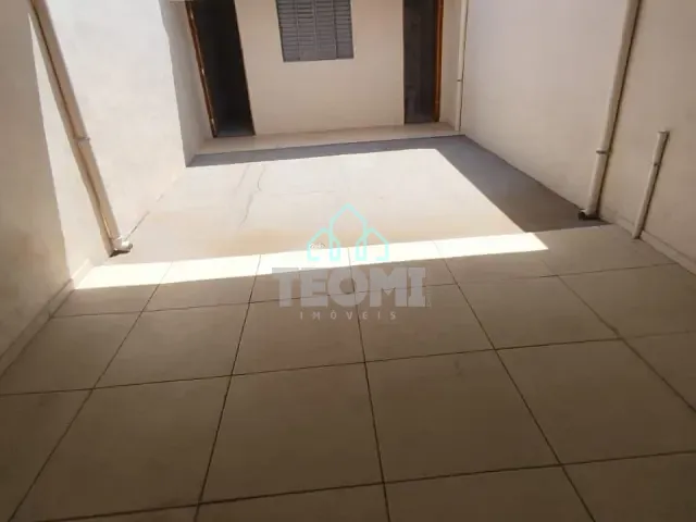 Casa 2 quartos e 1 banheiro, à venda, no bairro Jardim das Nações em Taubaté