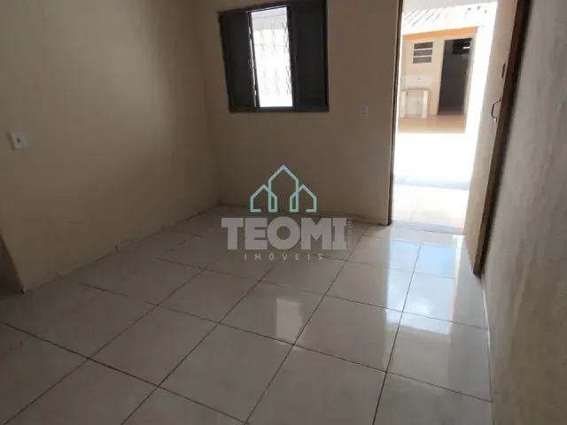 Casa 2 quartos e 1 banheiro, à venda, no bairro Jardim das Nações em Taubaté