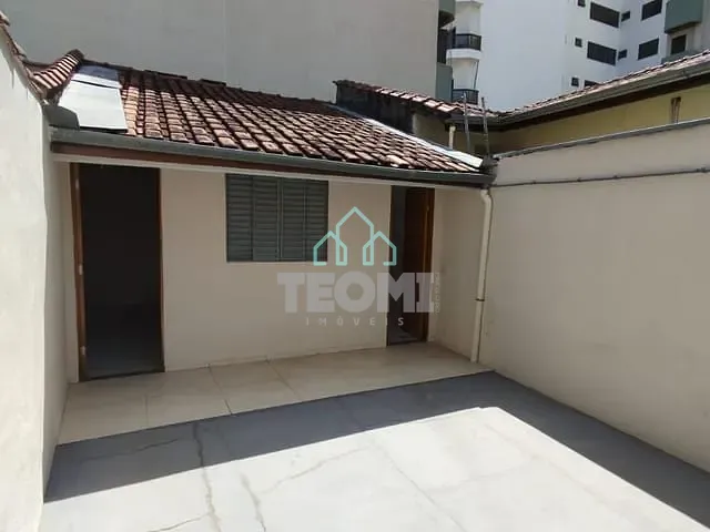 Casa 2 quartos e 1 banheiro, à venda, no bairro Jardim das Nações em Taubaté