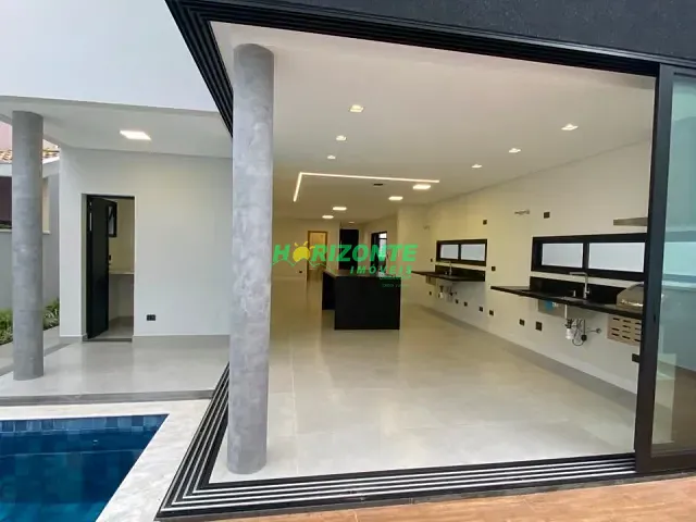 Casa com 250m² 4 quartos e 1 banheiro, à venda, no bairro Urbanova em São José dos Campos