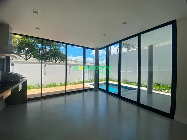 Casa com 250m² 4 quartos e 1 banheiro, à venda, no bairro Urbanova em São José dos Campos